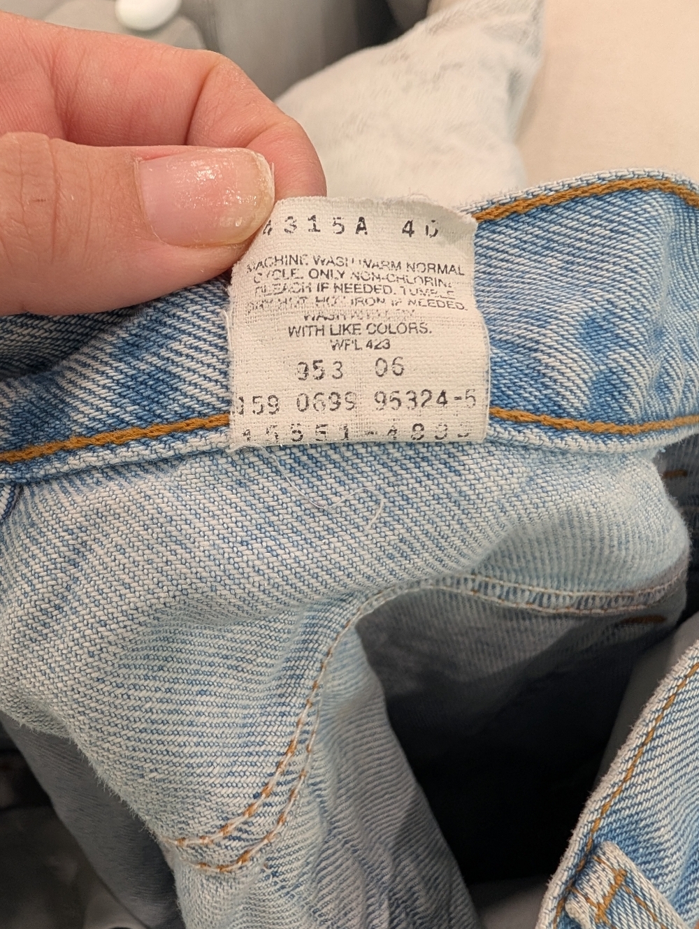 Levis 550 Stone Wash Relaxed Jeans Size 16 R Long - Picture 8 of 8
